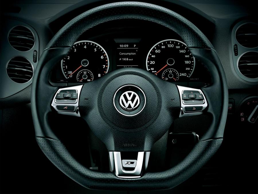  Volkswagen Tiguan R-Line 2012 года  (JP) (фото 2 из 4)